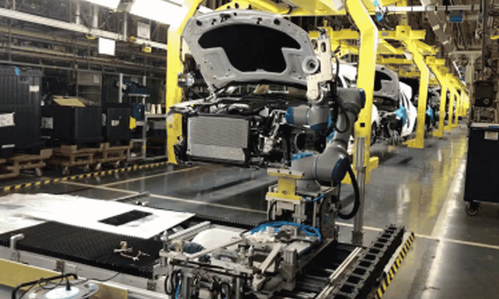 New energy vehicle trunk battery pack tightening